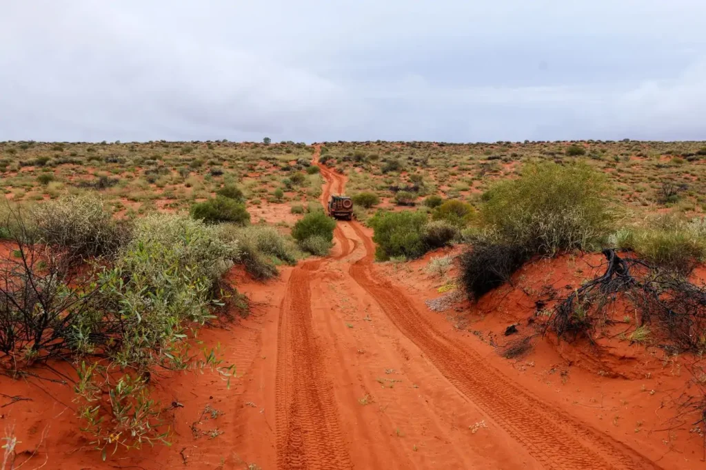 Route traversant l'outback australien