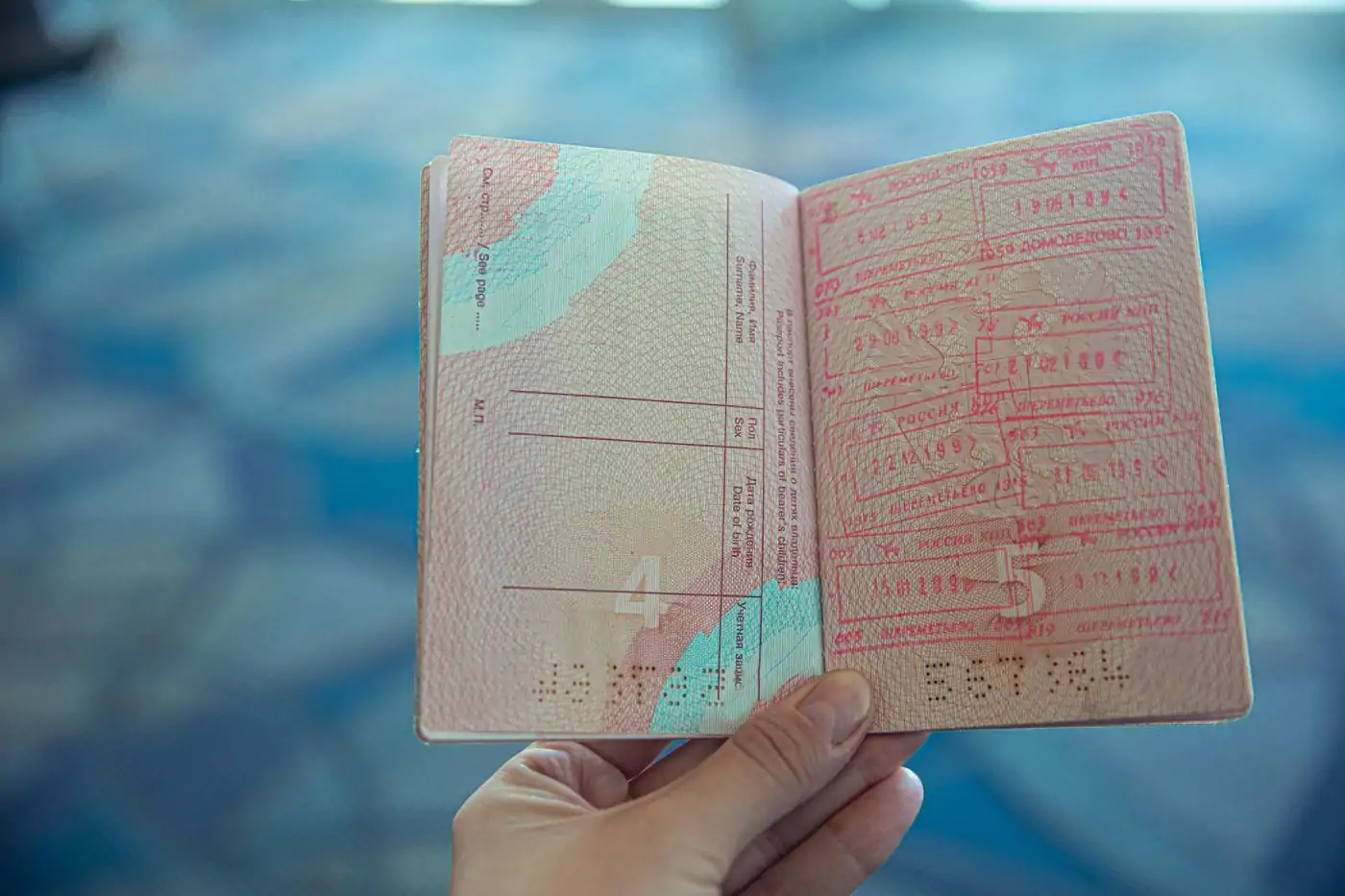 Passeport couvert de tampons de visa